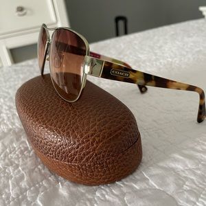 Like new, Women’s Coach Sunglasses. No scratches.